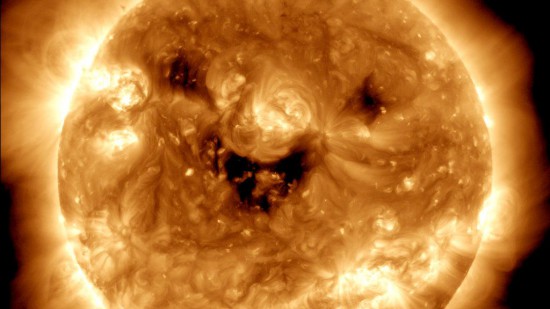Koronární díry na Slunci
